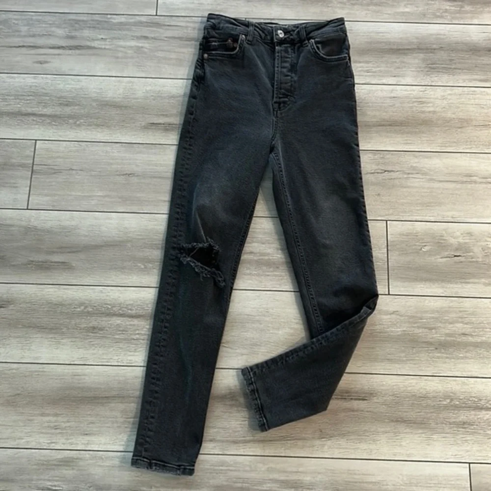 Free People We the Free black skinny jeans size 26 button fly